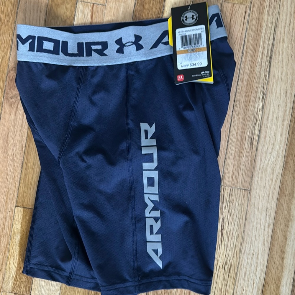 Under Armour Mens small compression shorts